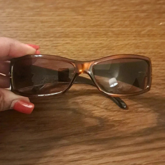 Fashion Sunglasses | One Size | Brown | Gently worn | No visible scratches - Picture 5 of 7